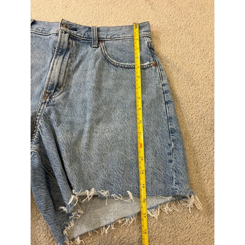Abercrombie & Fitch The Loose Short High Rise Denim Light Wash Heart Size 31/34